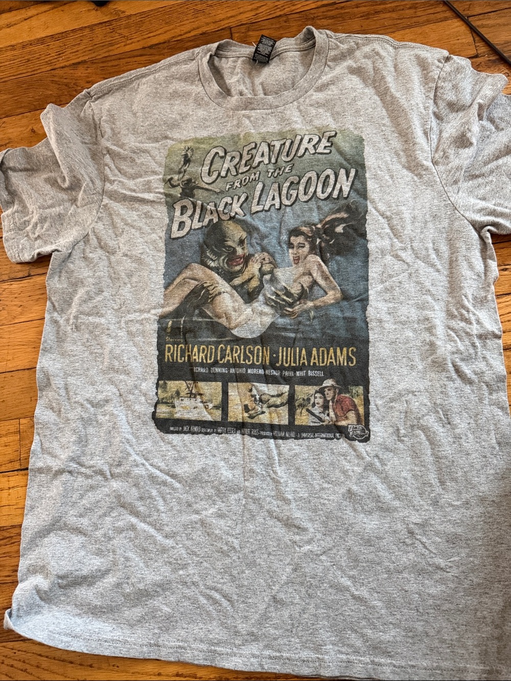 Creature from the black lagoon shirt size large